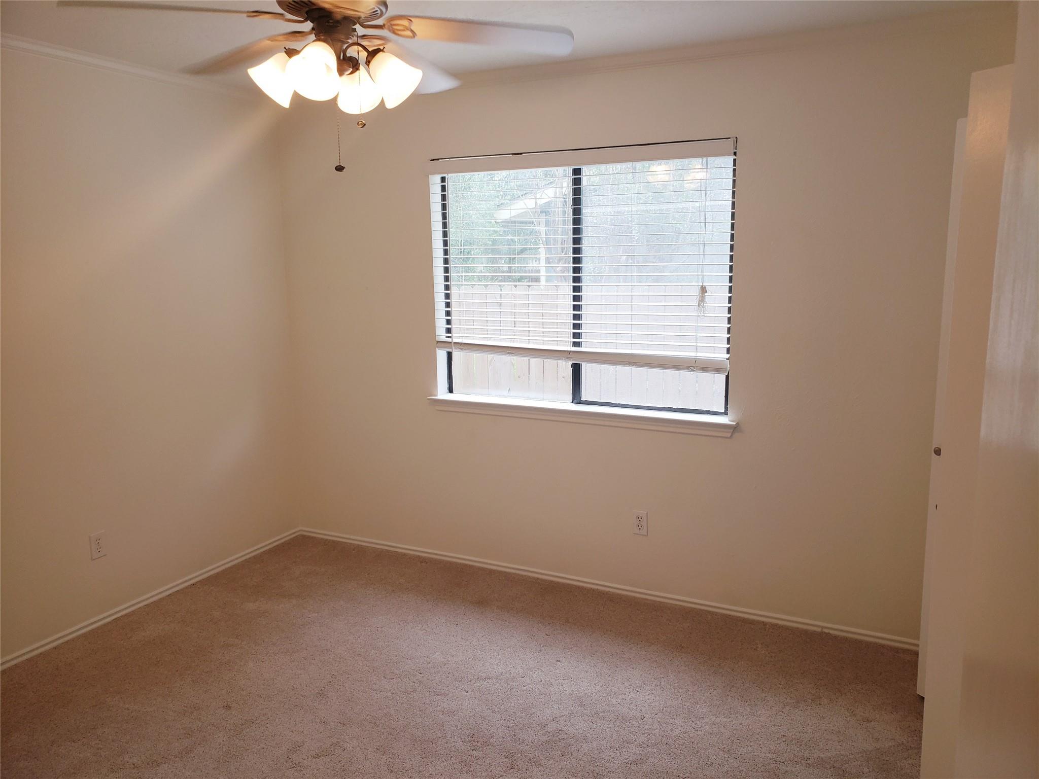 404 Oakridge Pass Property Photo 16