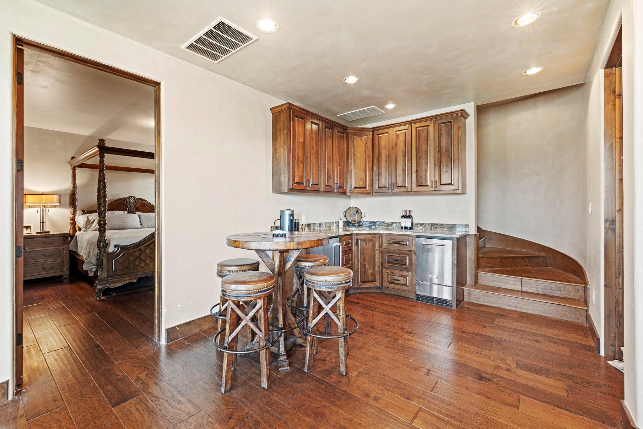 5801 Mount Gainor Rd Property Photo 17