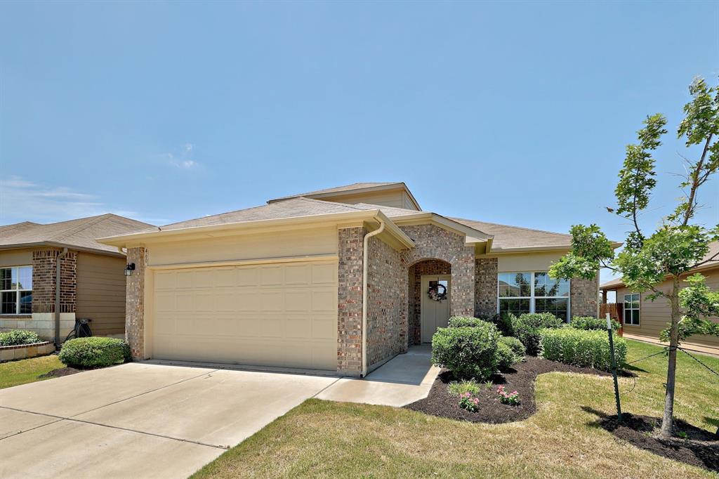 460 Galway Bay Ln Property Photo 2