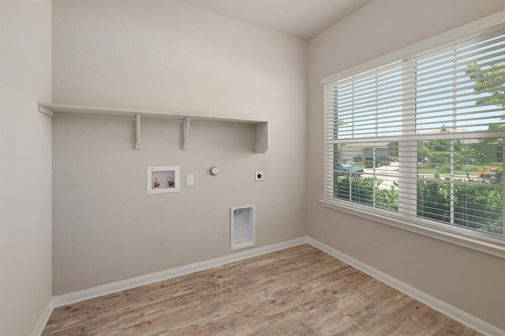 460 Galway Bay Ln Property Photo 8