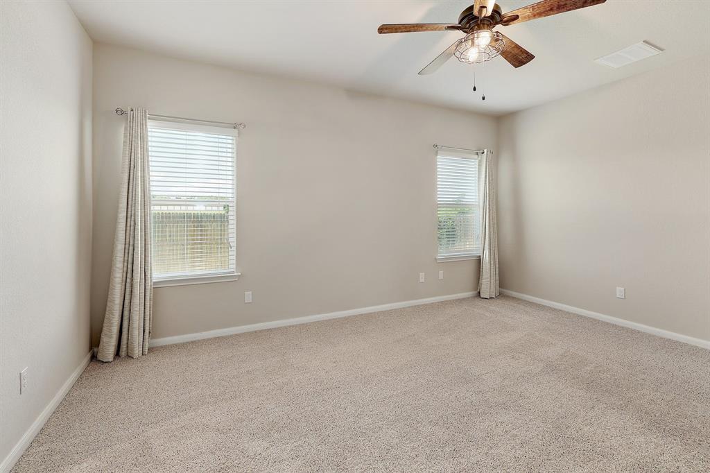 460 Galway Bay Ln Property Photo 9