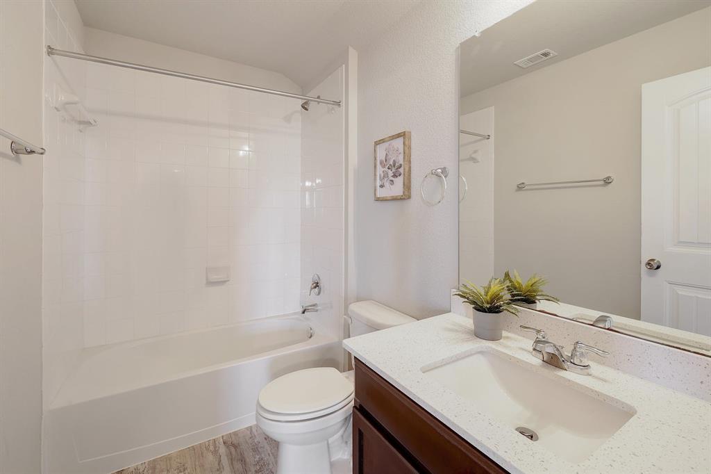 460 Galway Bay Ln Property Photo 13