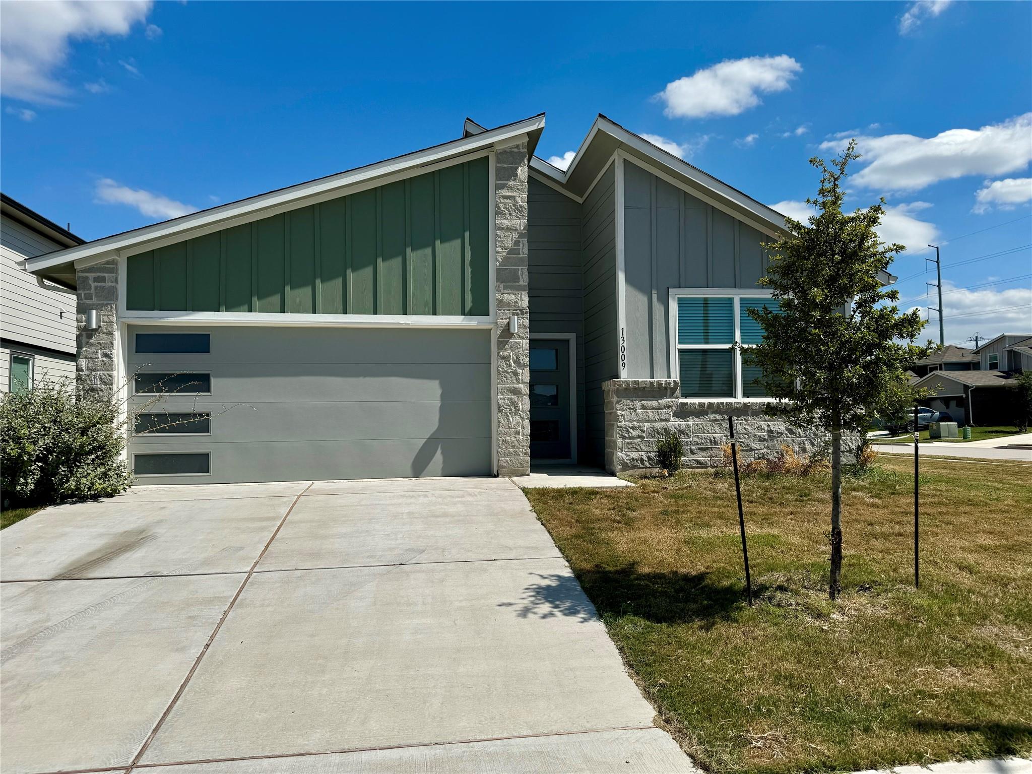 13009 Kearns Dr Property Photo 2