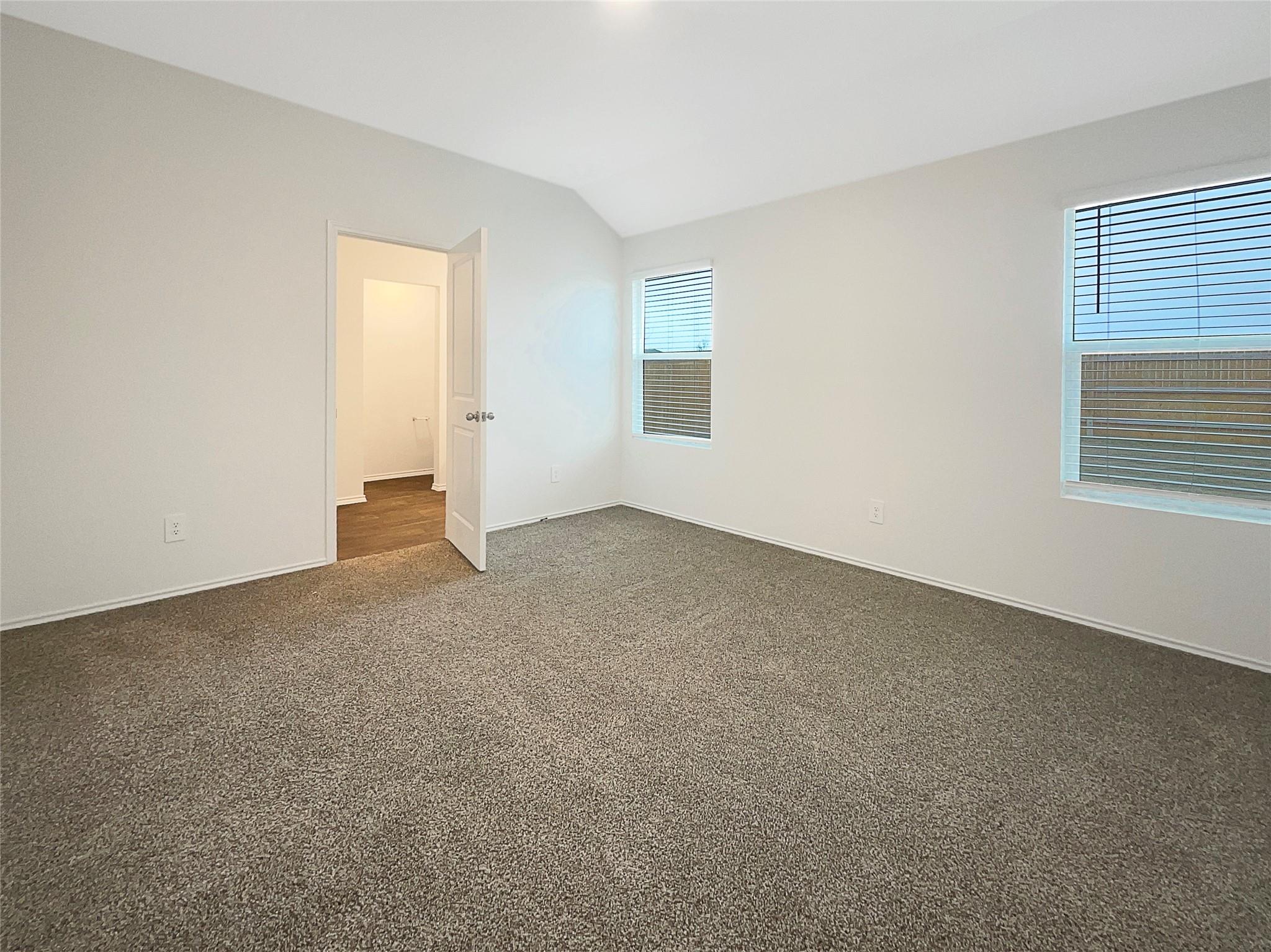 744 Arnold Loop Property Photo 14