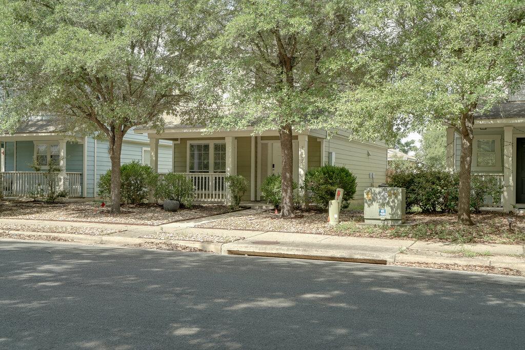 9405 Rowlands Sayle Rd Property Photo 2
