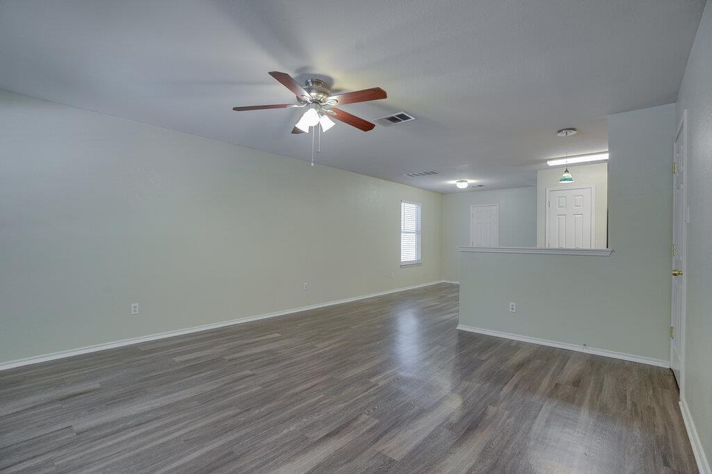9405 Rowlands Sayle Rd Property Photo 3