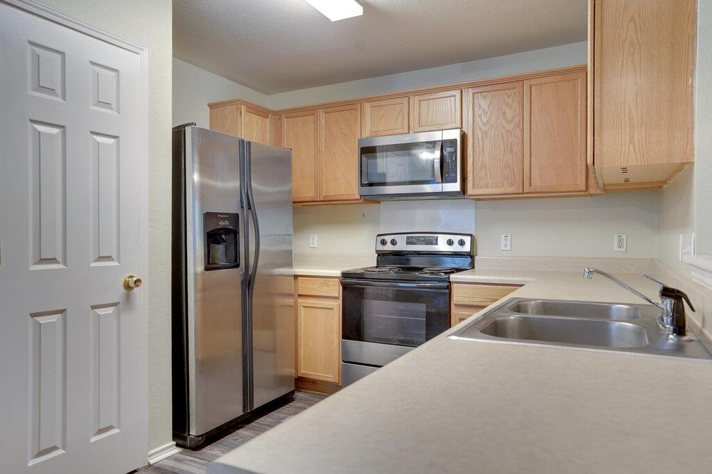 9405 Rowlands Sayle Rd Property Photo 7