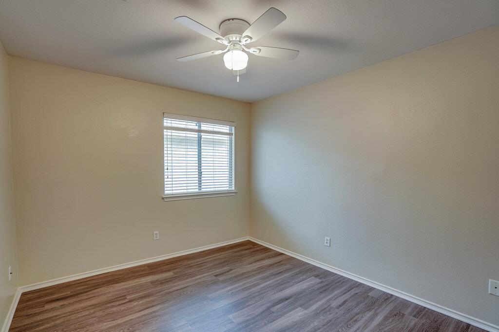 9405 Rowlands Sayle Rd Property Photo 11