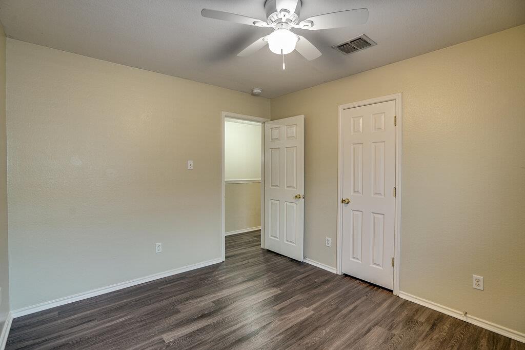 9405 Rowlands Sayle Rd Property Photo 12