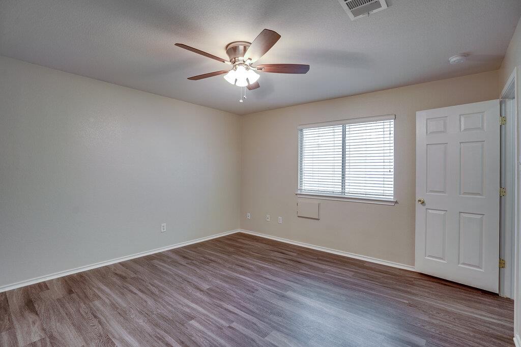 9405 Rowlands Sayle Rd Property Photo 15