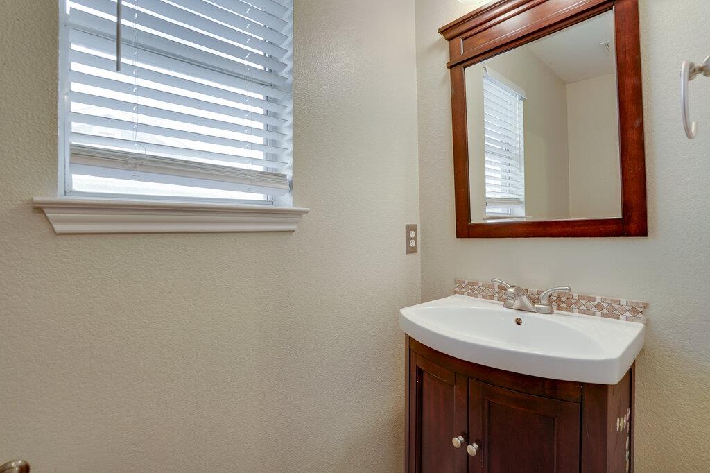 9405 Rowlands Sayle Rd Property Photo 18