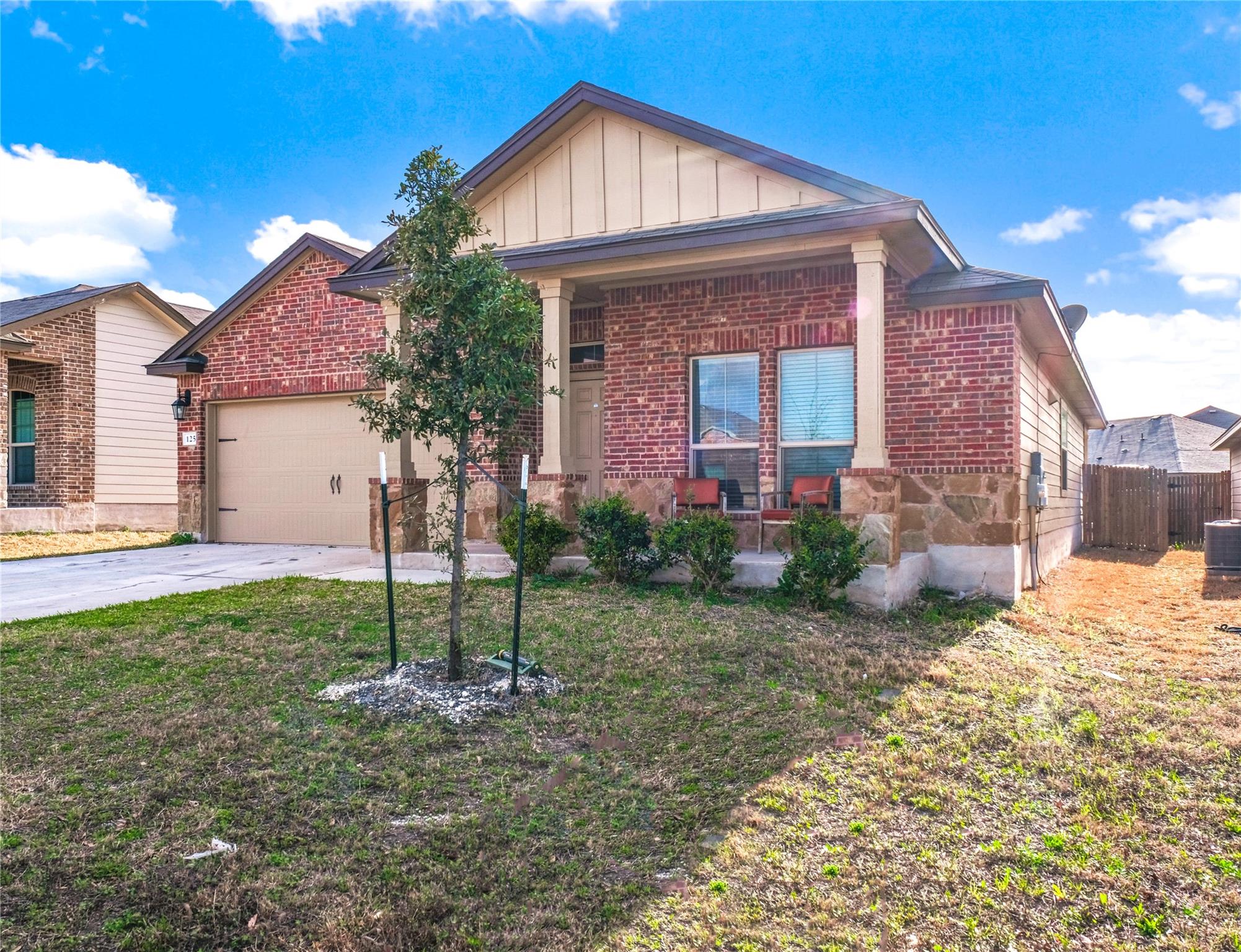 125 Akston Ct Property Photo
