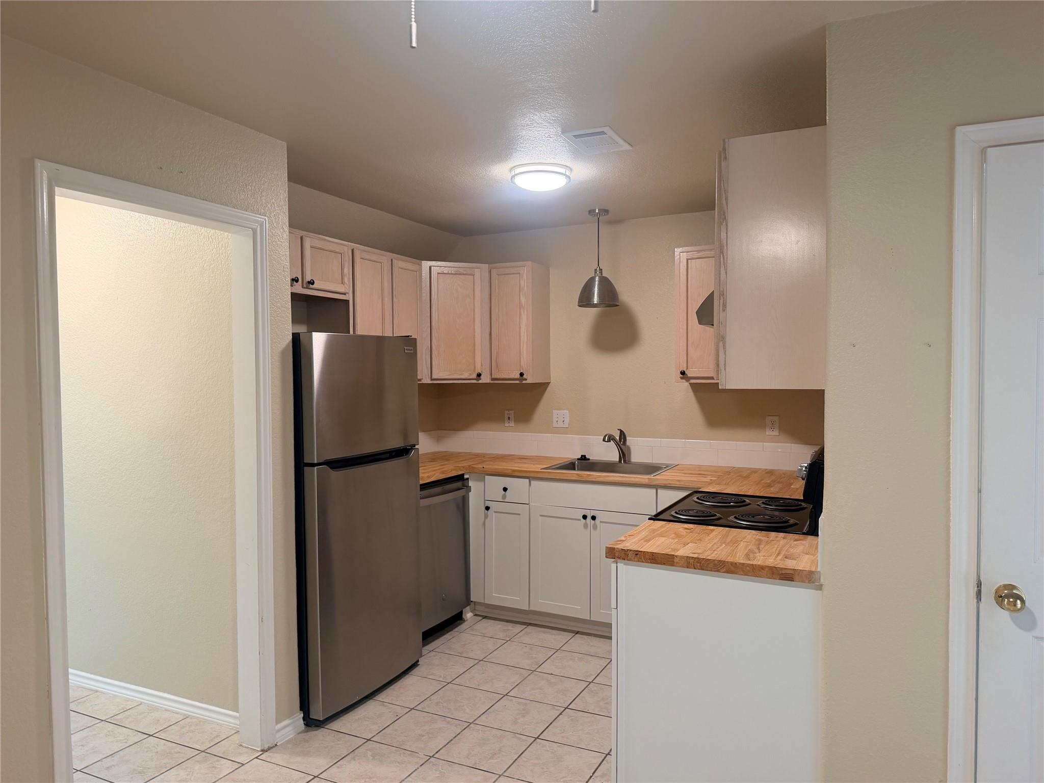 306 Anderson St #a Property Photo 17