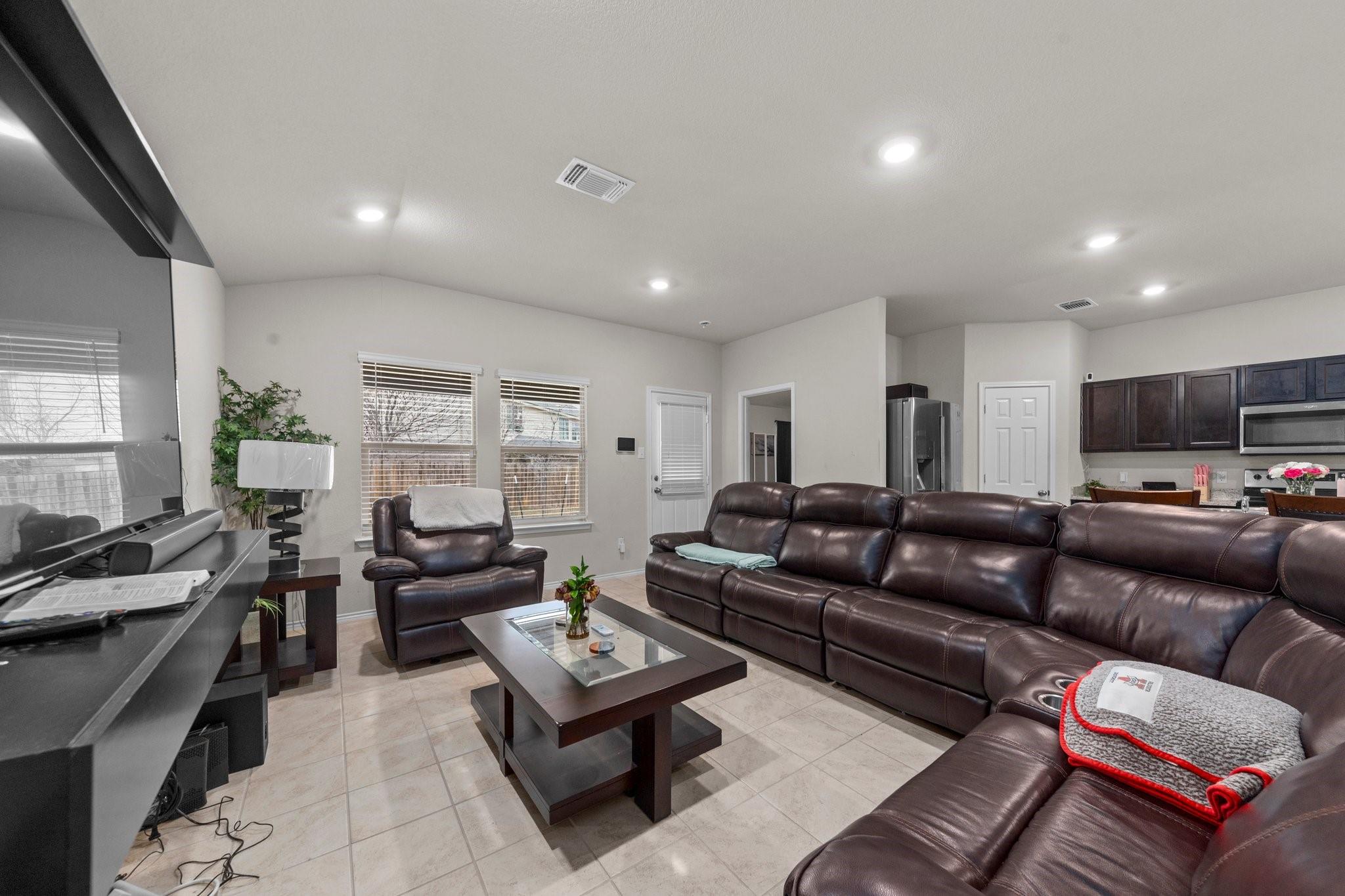 5805 Amelia Earhart Blvd Property Photo 3