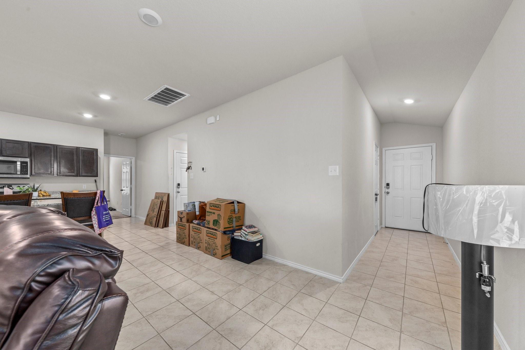 5805 Amelia Earhart Blvd Property Photo 4