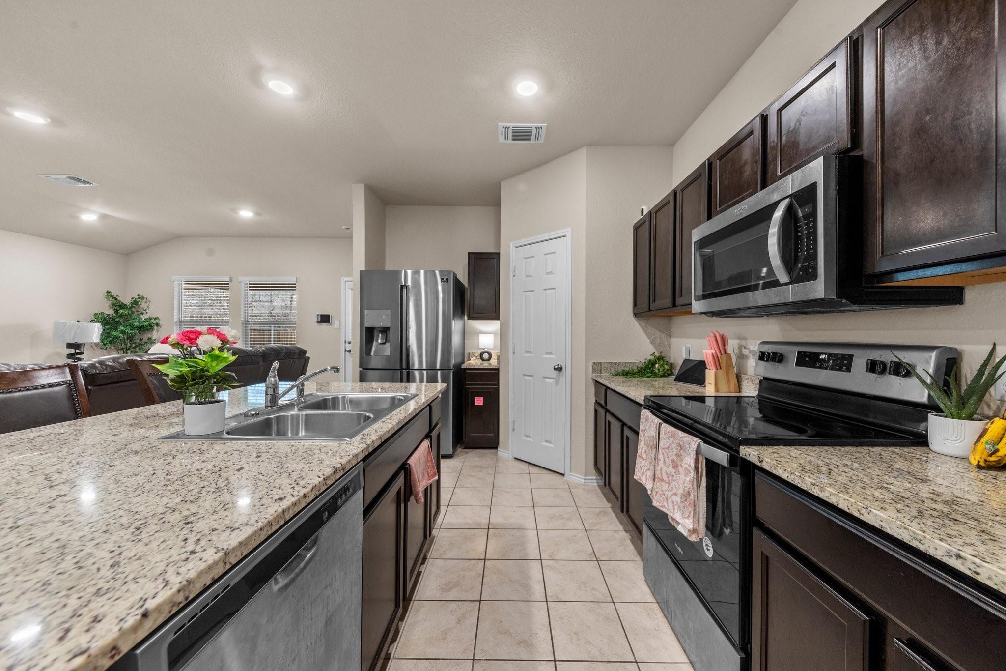 5805 Amelia Earhart Blvd Property Photo 8
