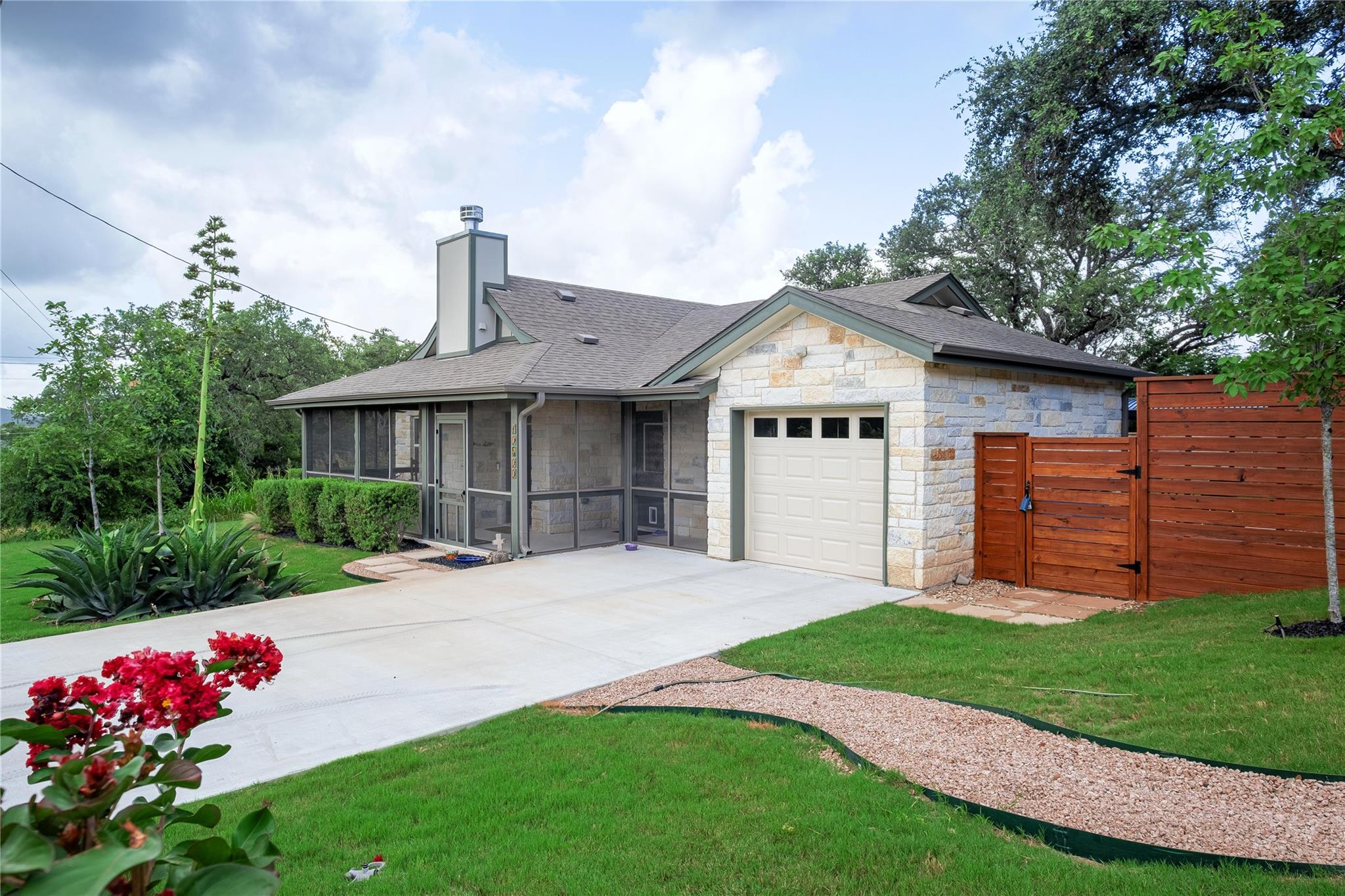 10500 W Lakeview Dr Property Photo 3