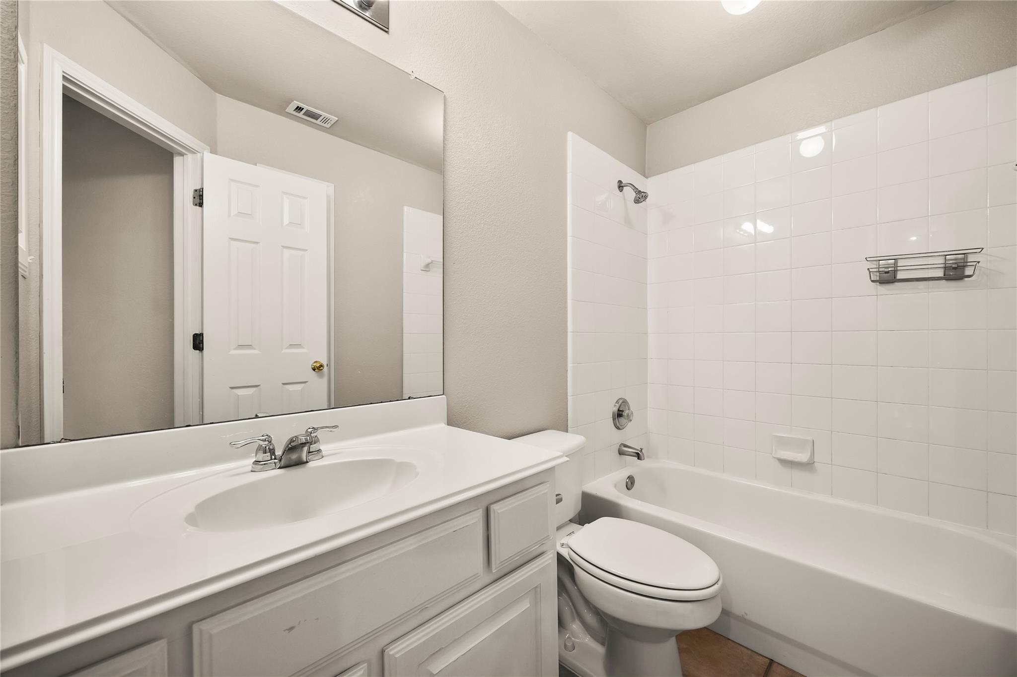 231 Westbury Ln Property Photo 30