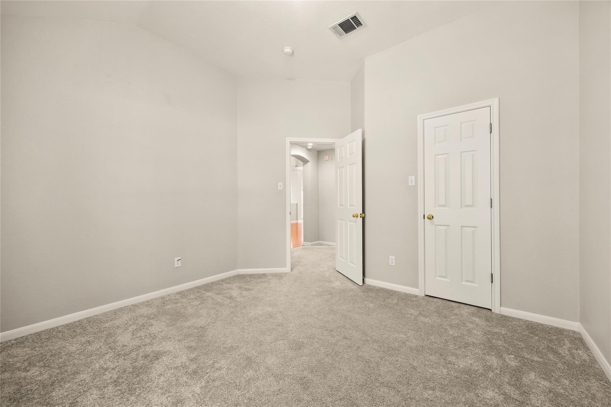 231 Westbury Ln Property Photo 33