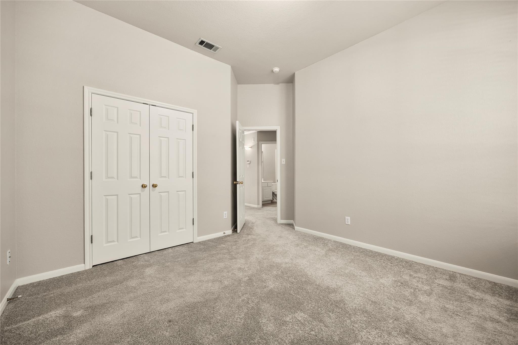 231 Westbury Ln Property Photo 36