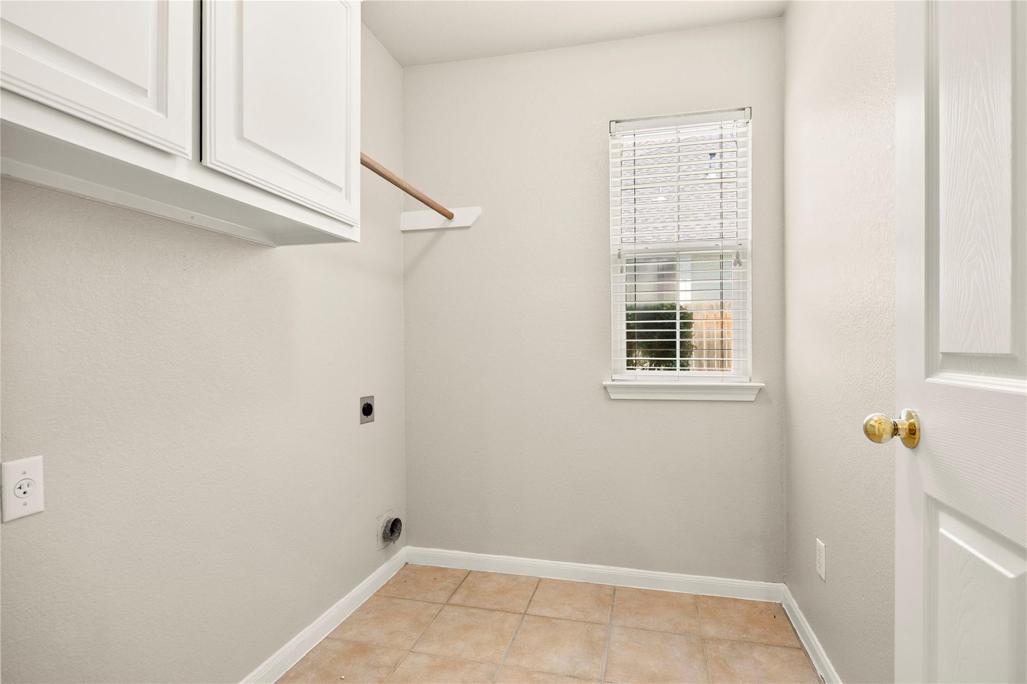 231 Westbury Ln Property Photo 37