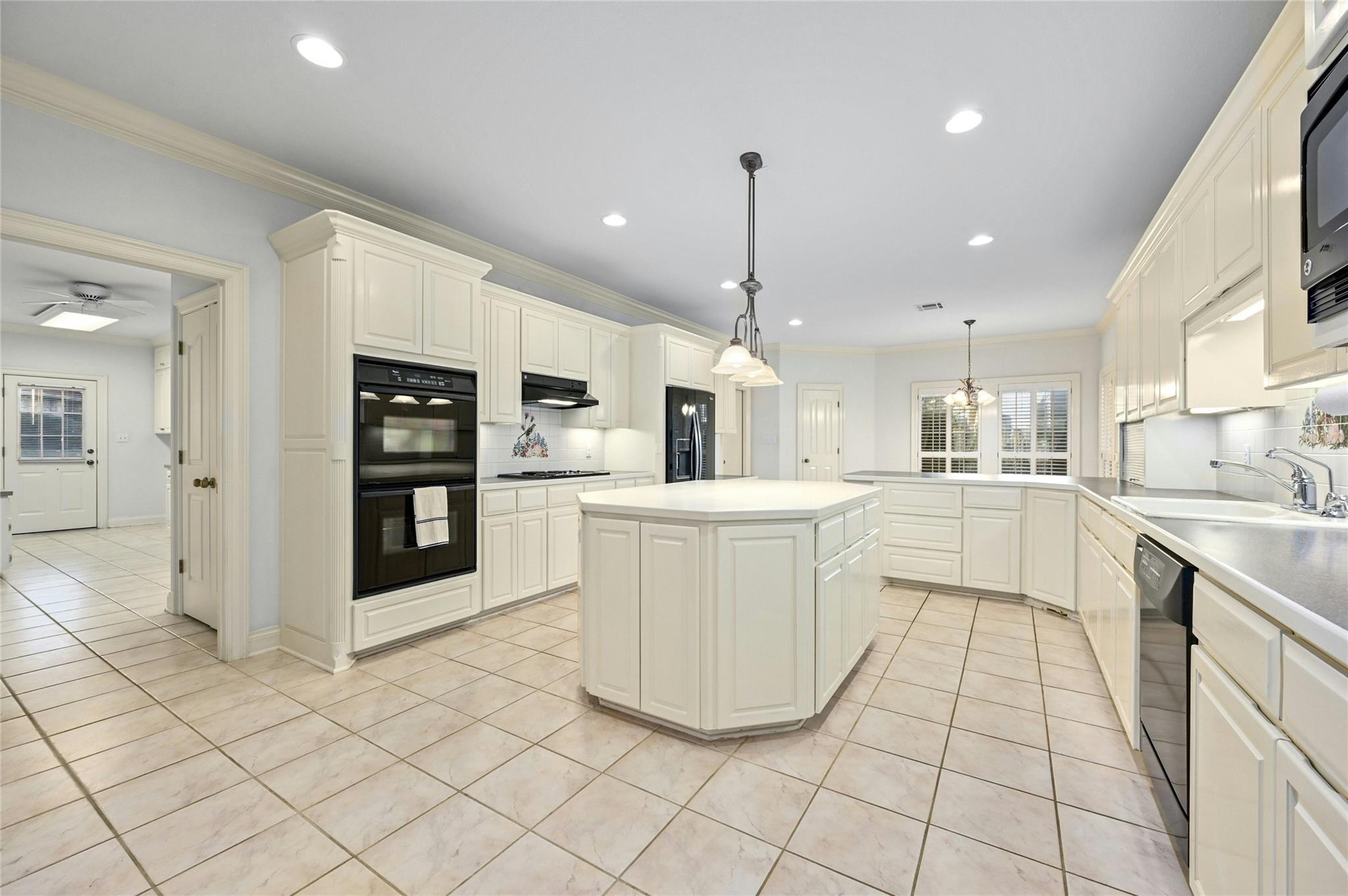 600 Willow Creek Rd Property Photo 10