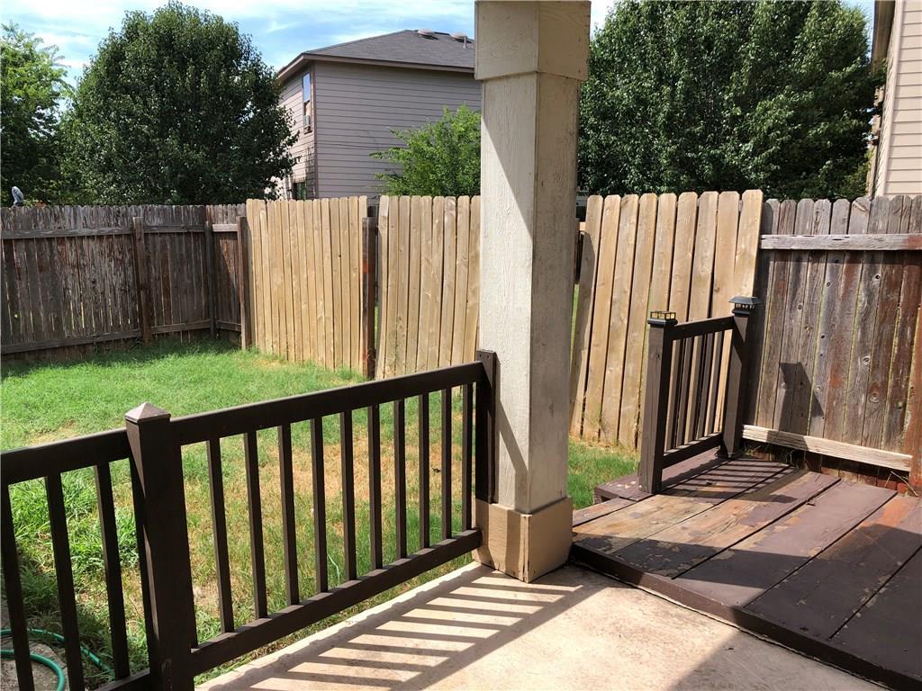 6912 Walkup Ln Property Photo 3