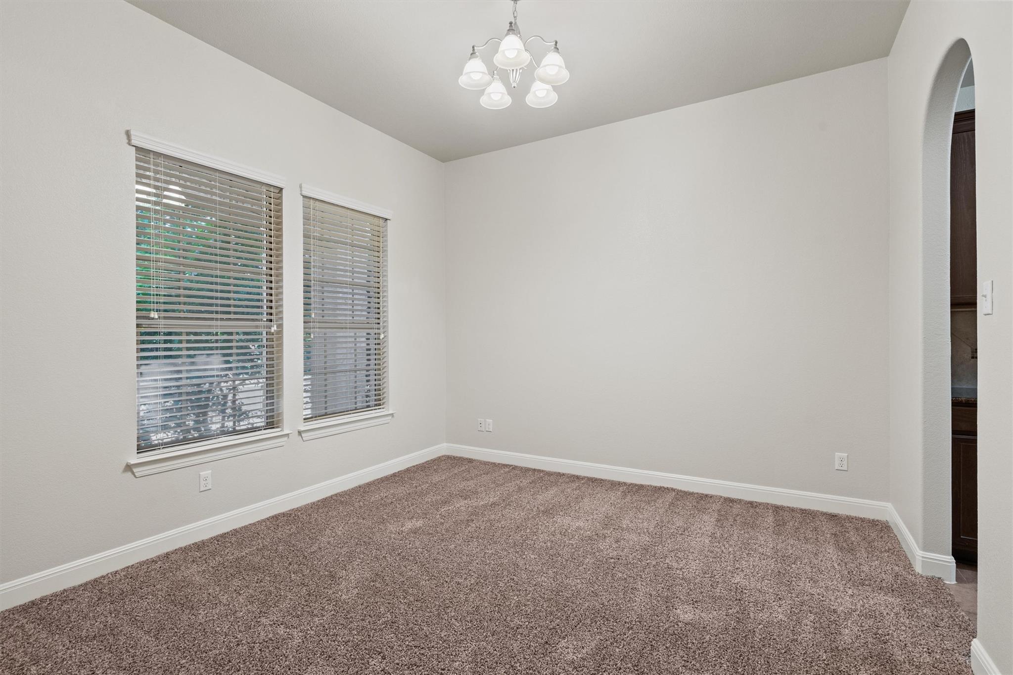 706 Harwood Dr Property Photo 5