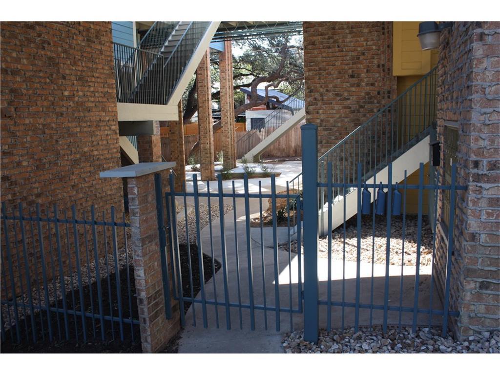 513 South Park Dr #201 Property Photo 2