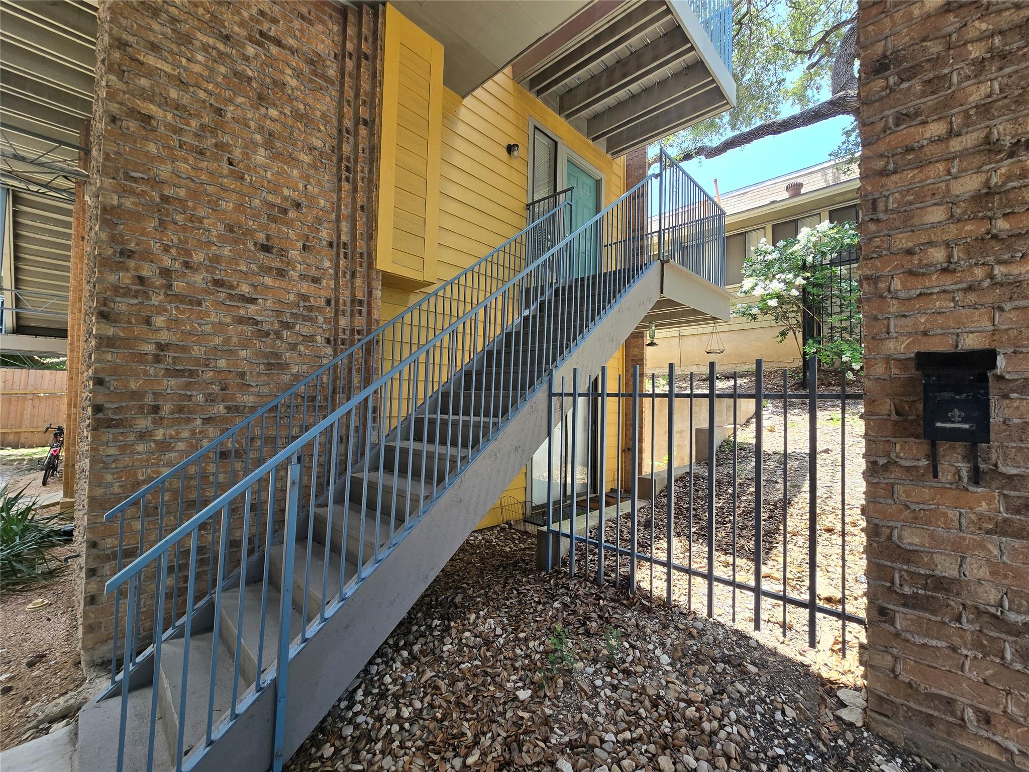 513 South Park Dr #201 Property Photo 5