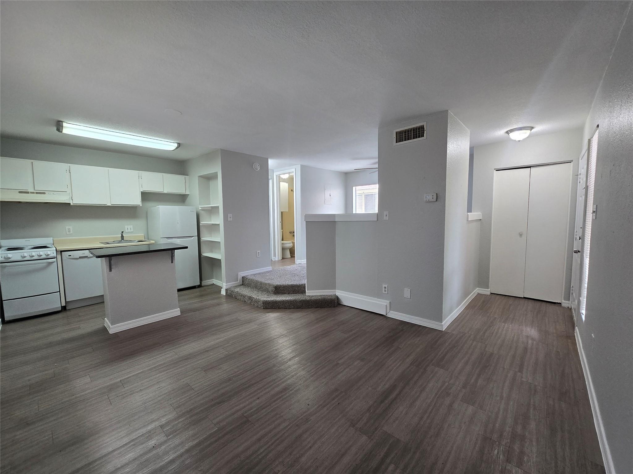 513 South Park Dr #201 Property Photo 11