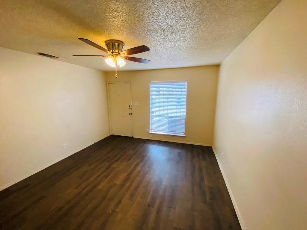1710 Ledgewood Dr #b Property Photo 3