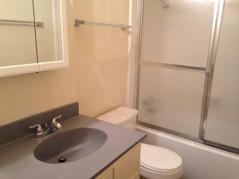 1710 Ledgewood Dr #b Property Photo 15