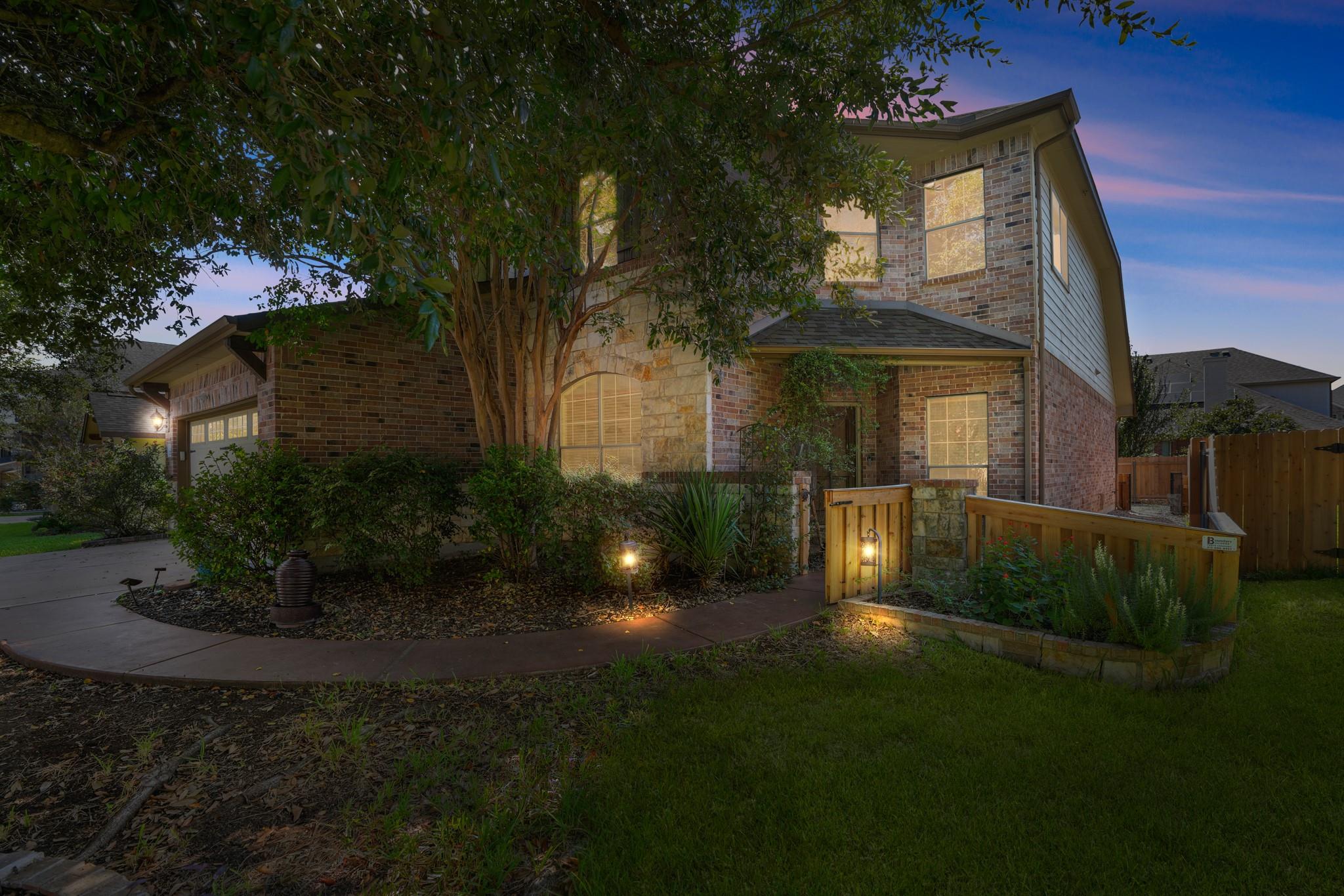 2717 Mirasol Loop Property Photo 1