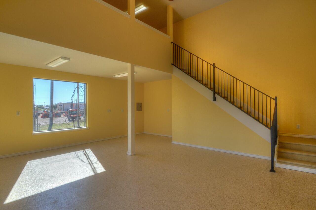 5526 N Us Highway 281 None Property Photo 24