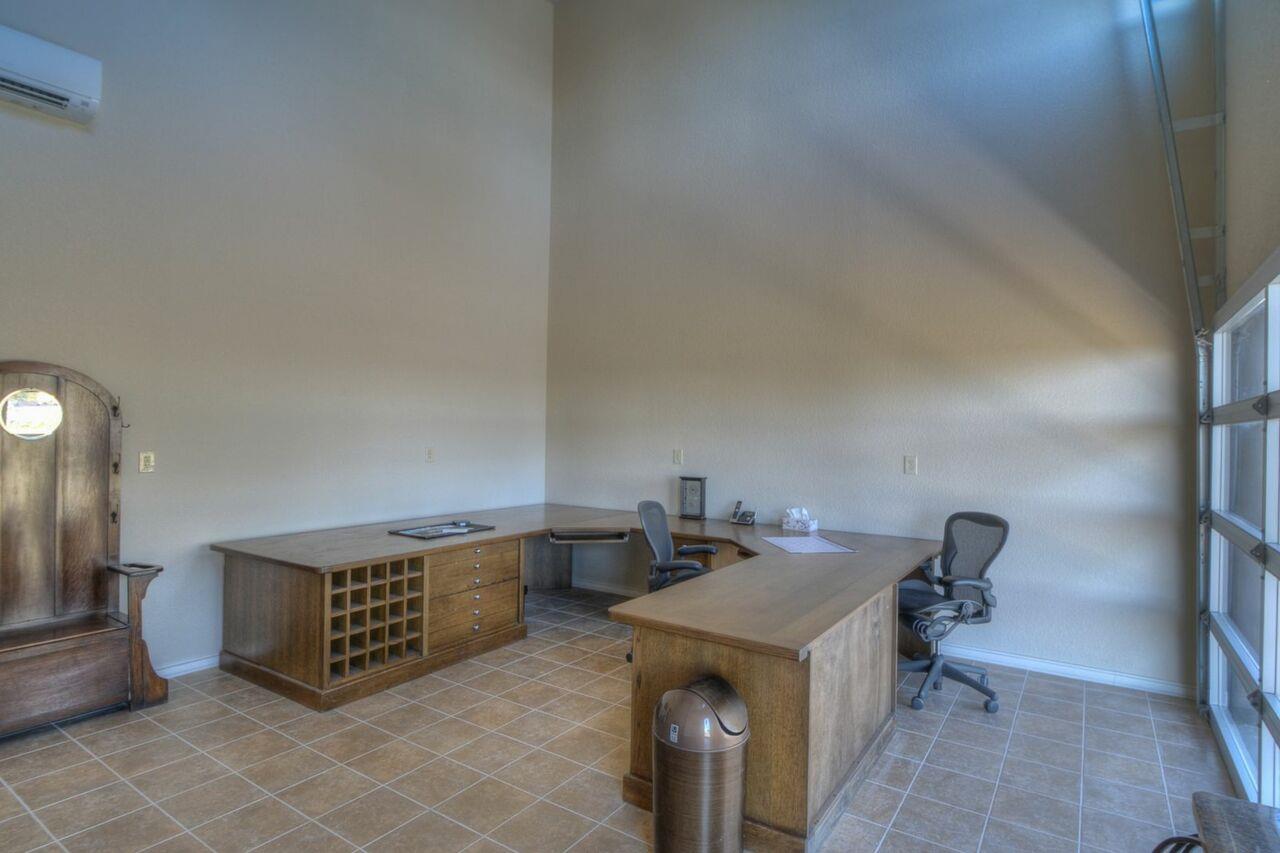 5526 N Us Highway 281 None Property Photo 26