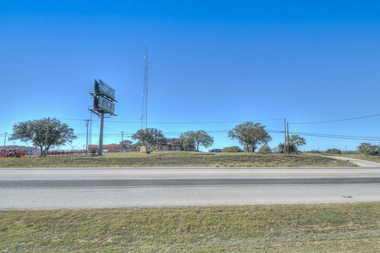 5526 N Us Highway 281 None Property Photo 28