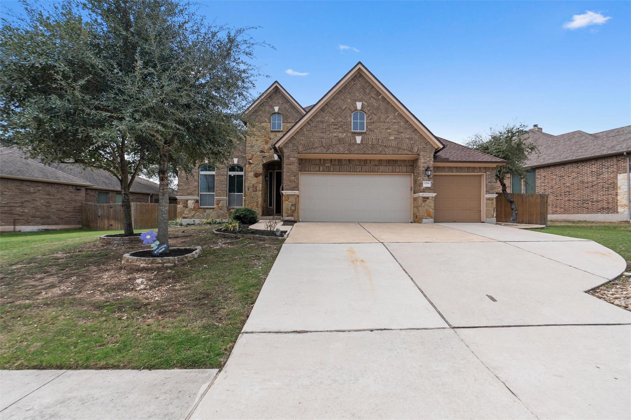 13586 Mesa Verde Dr Property Photo