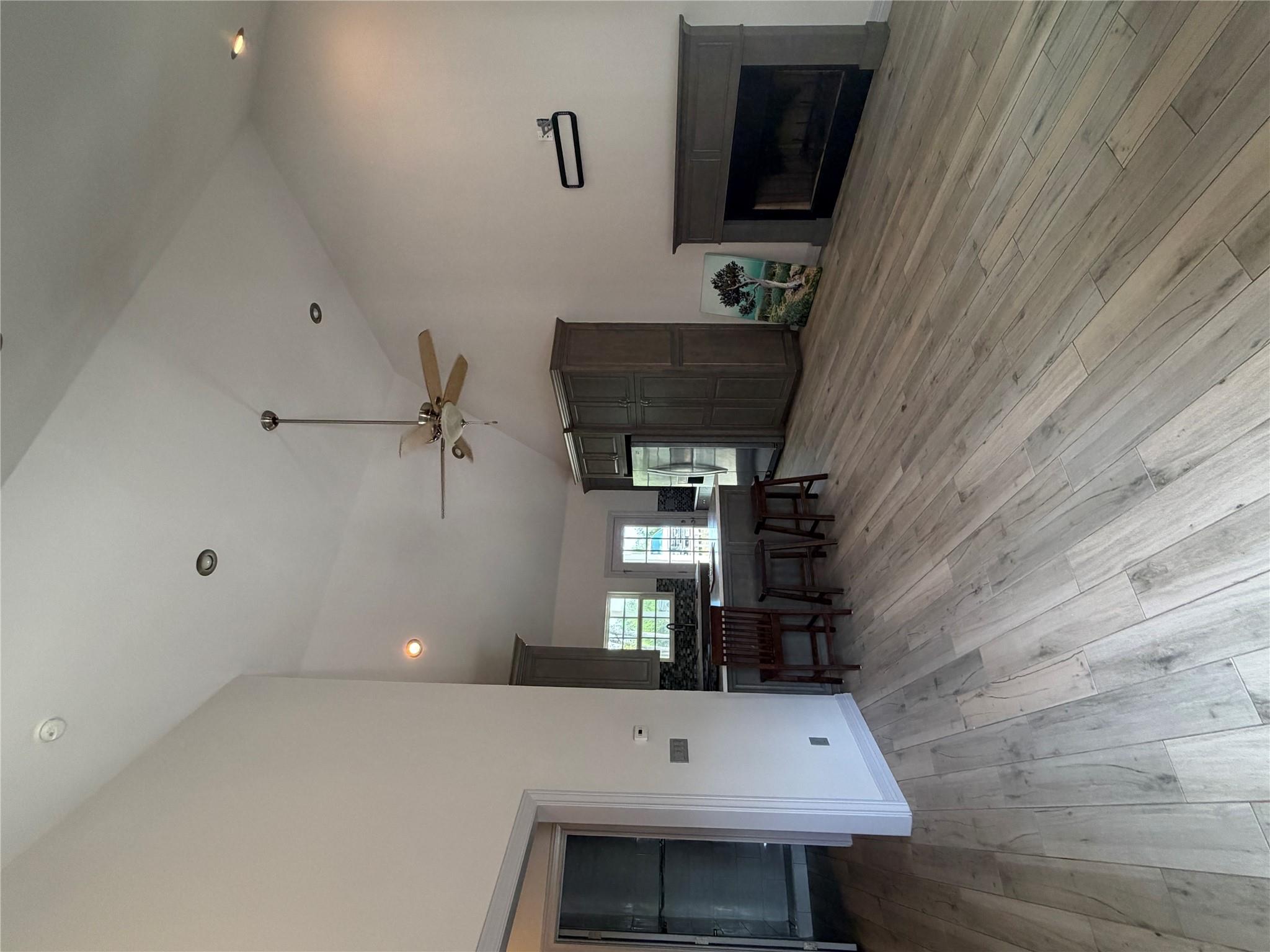 879 Lonesome Trl Property Photo 4