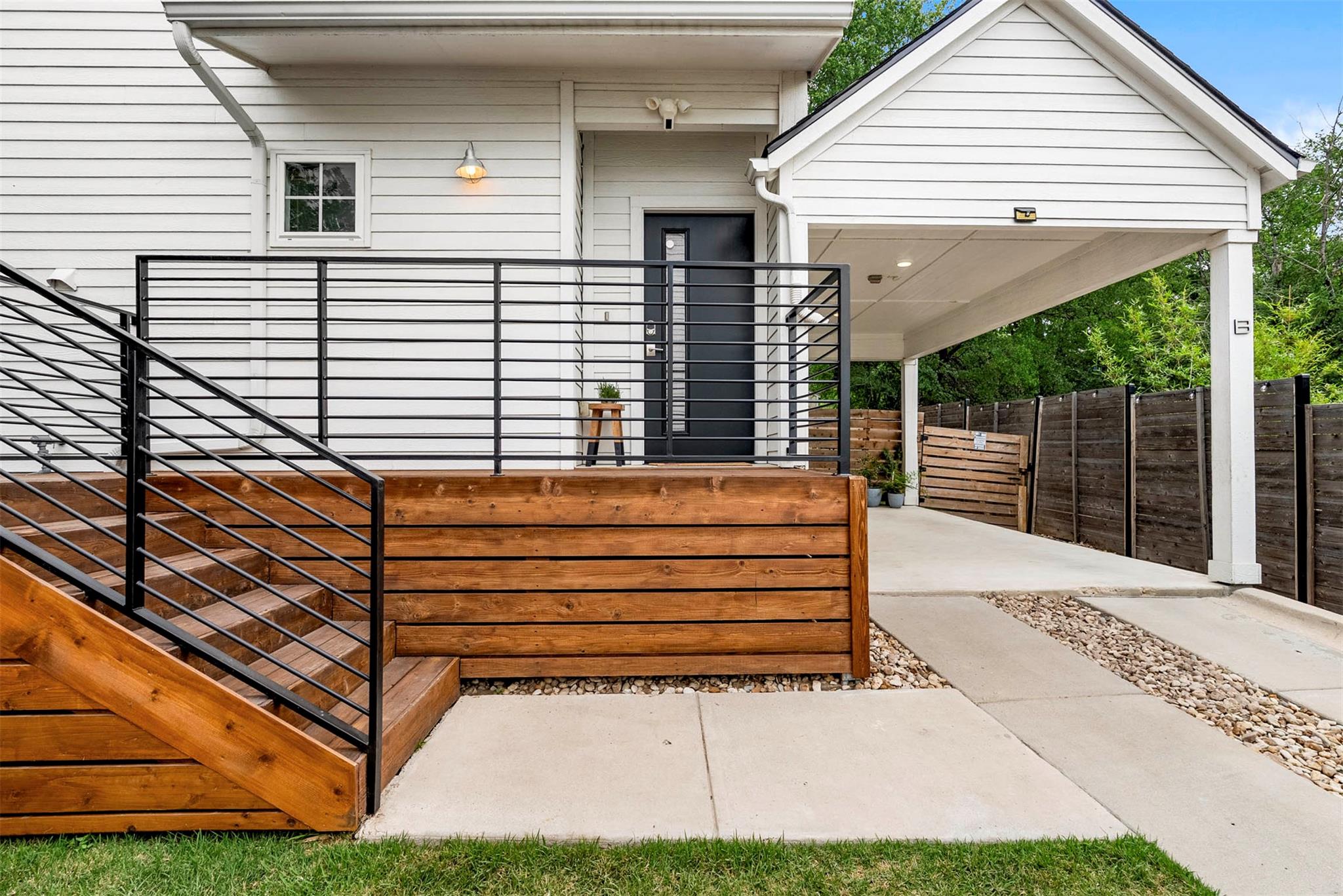 1213 Eleanor St #b Property Photo 4