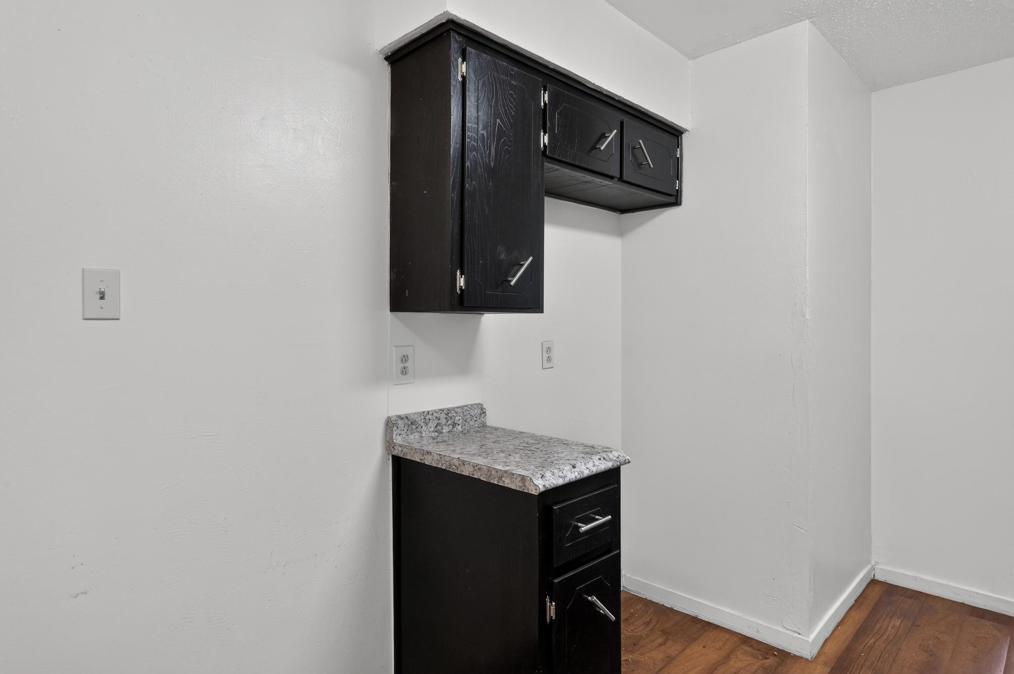 914 Travis Ln Property Photo 5