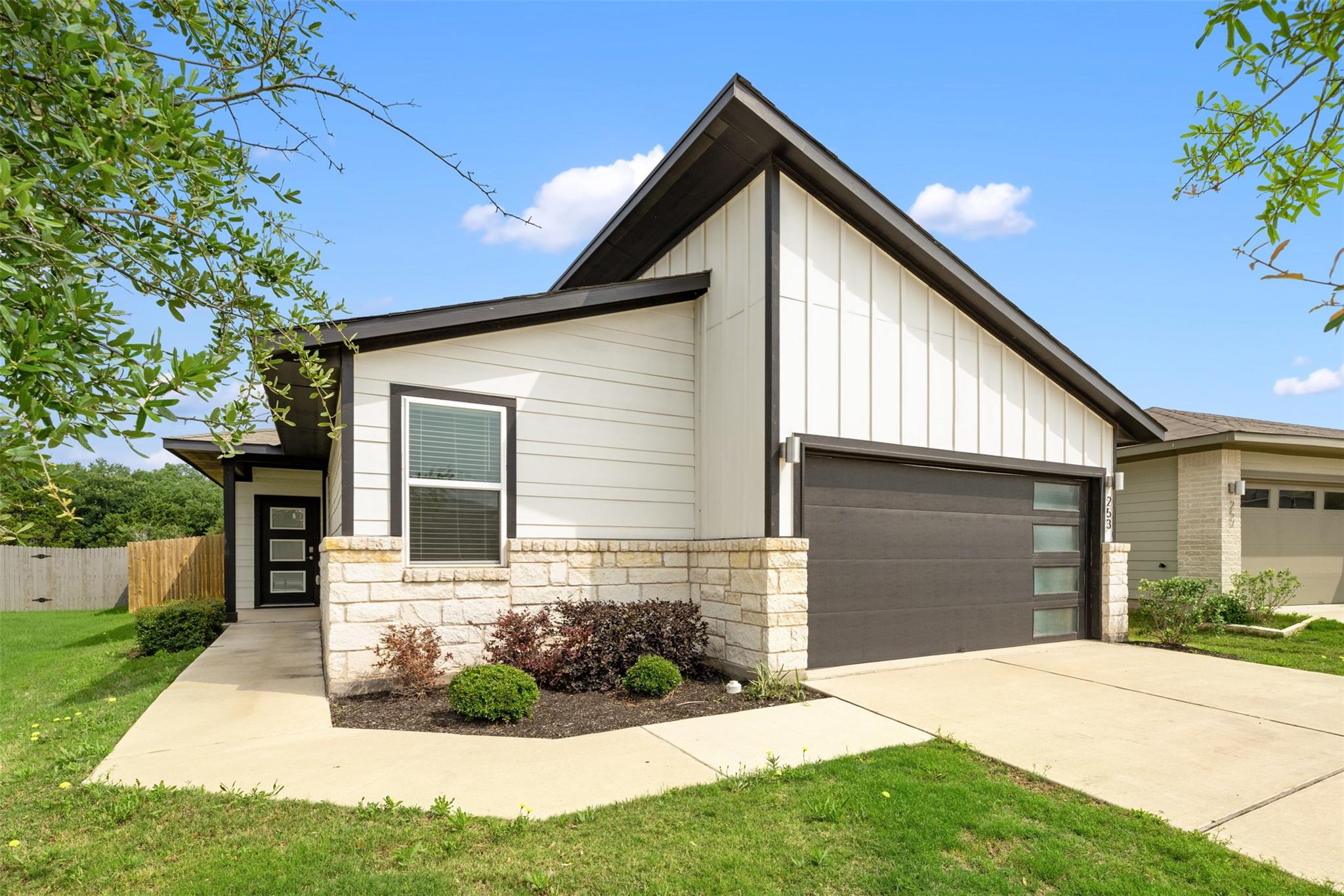 253 Deserti Rd Property Photo