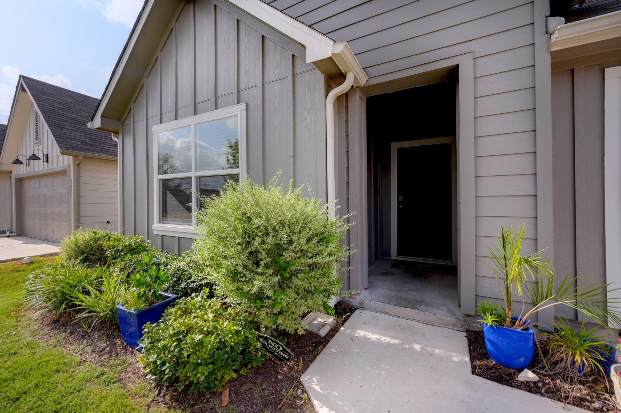 1009 Marvin Way Property Photo 5