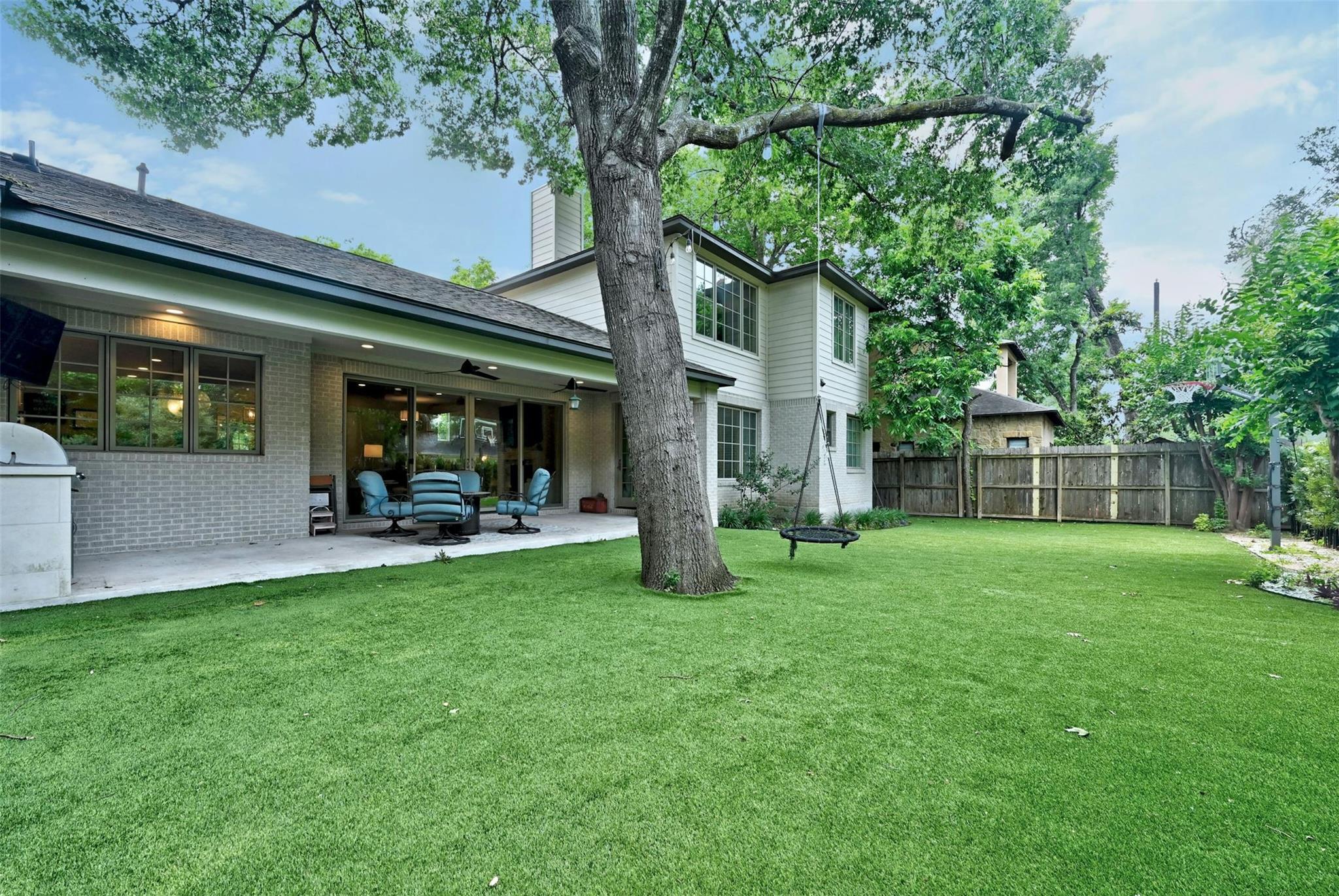 3400 Oakmont Blvd Property Photo 2