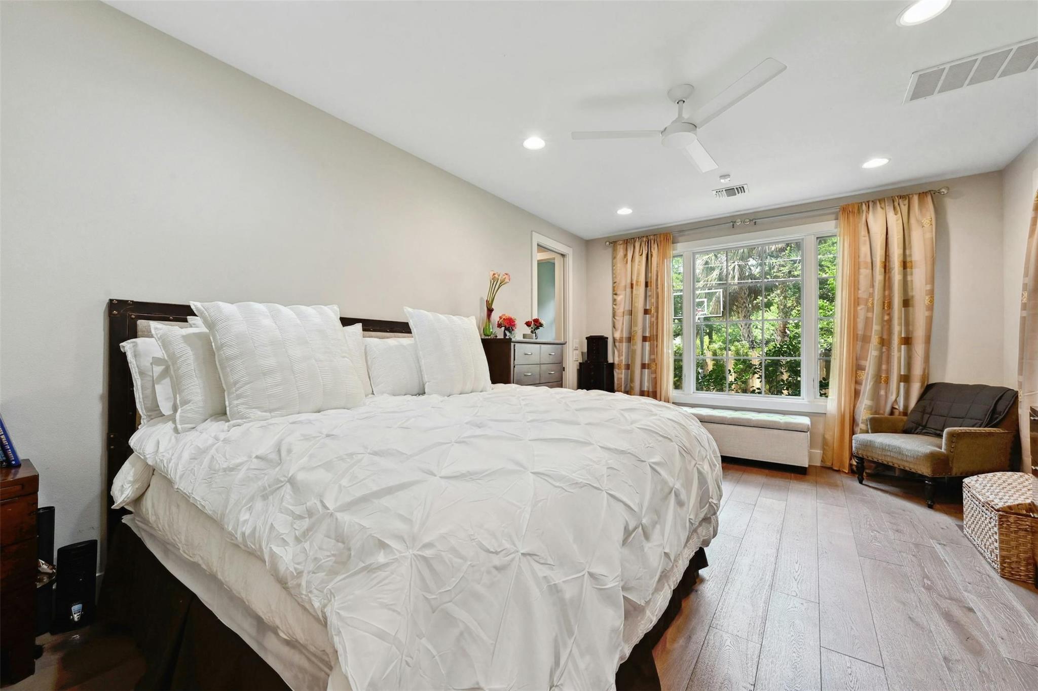 3400 Oakmont Blvd Property Photo 10