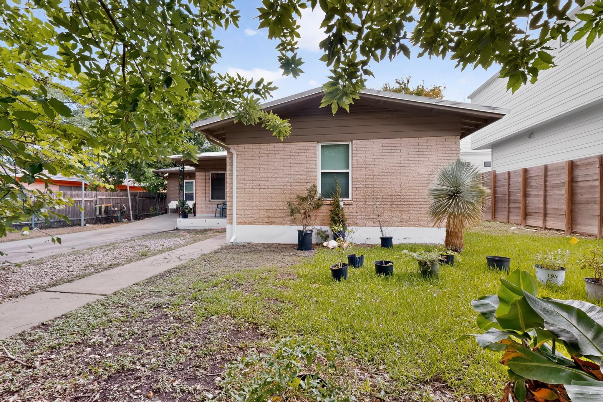108 W Croslin St #a & B Property Photo 3