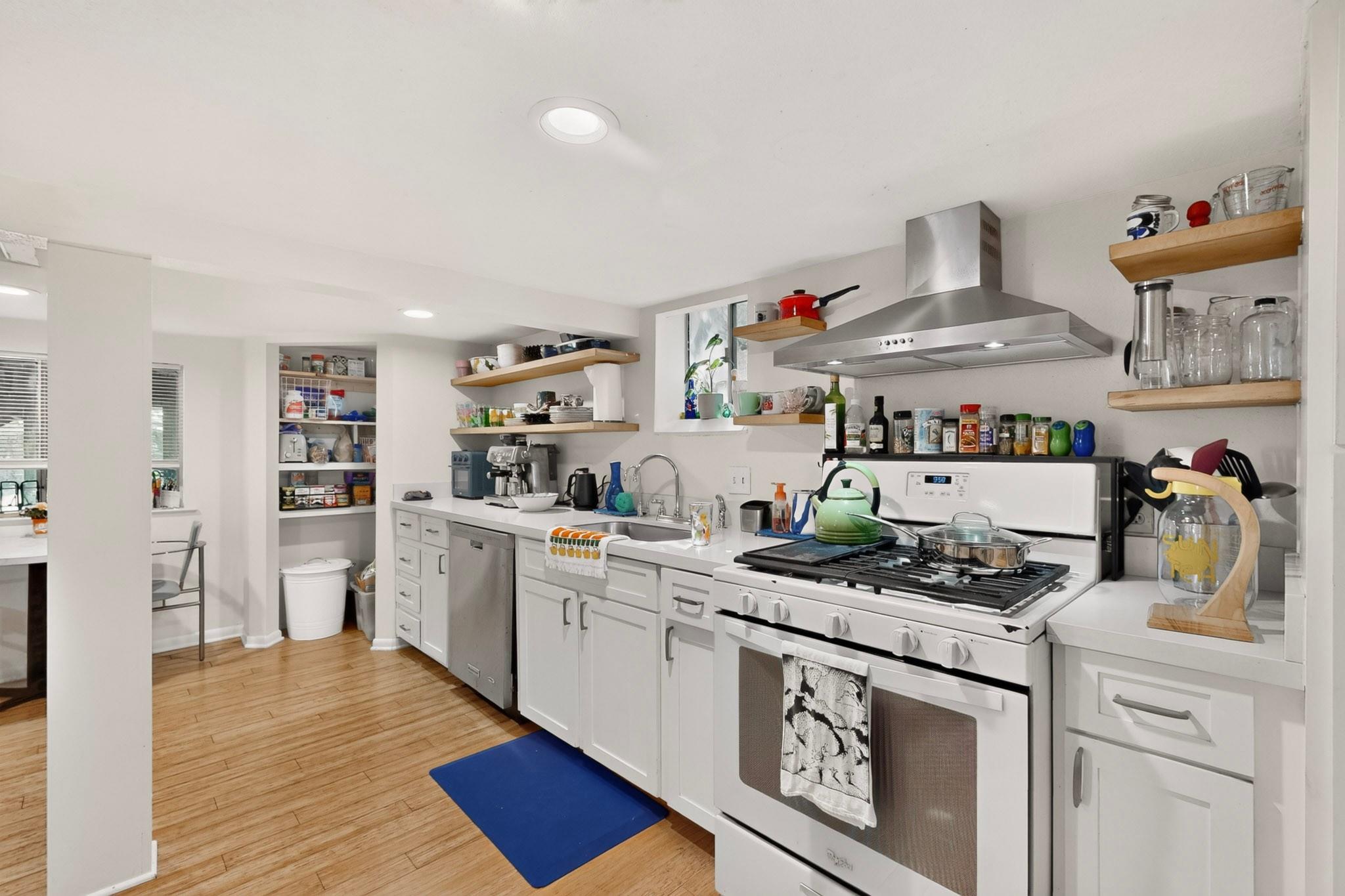 108 W Croslin St #a & B Property Photo 13