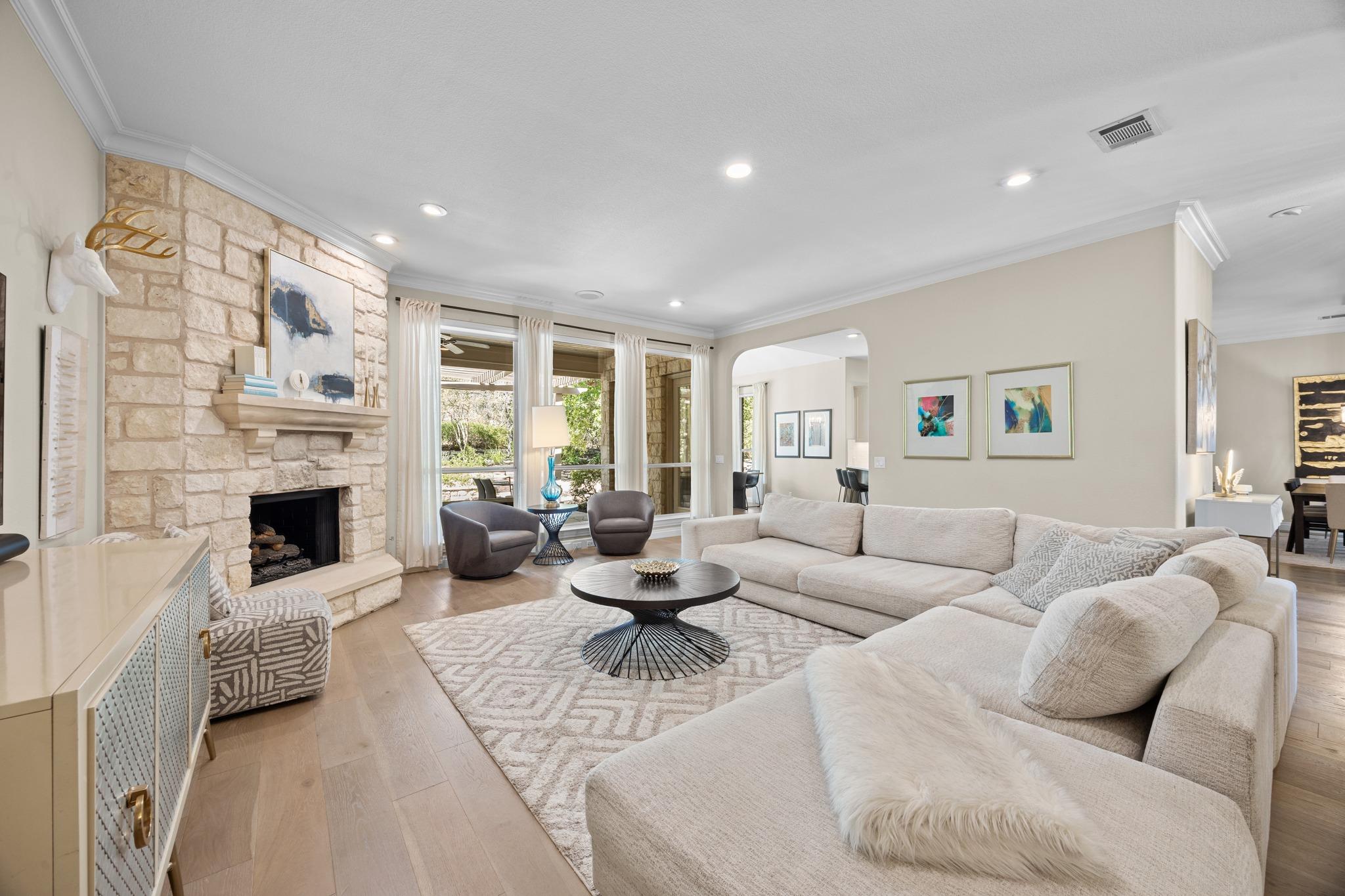 11009 Conchos Trl Property Photo 5