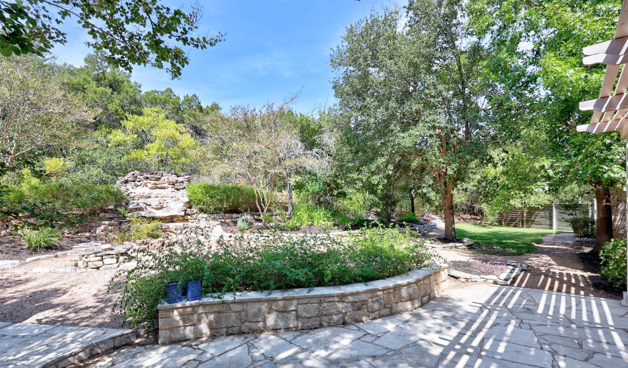 11009 Conchos Trl Property Photo 35