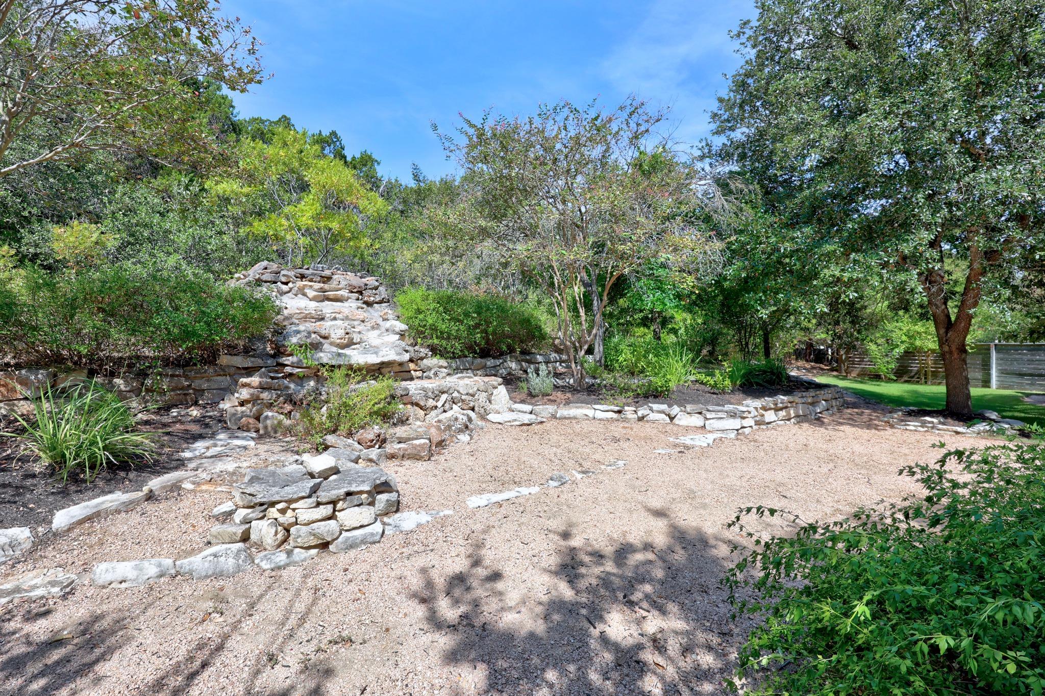 11009 Conchos Trl Property Photo 36